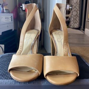 Chunky tan leather heel